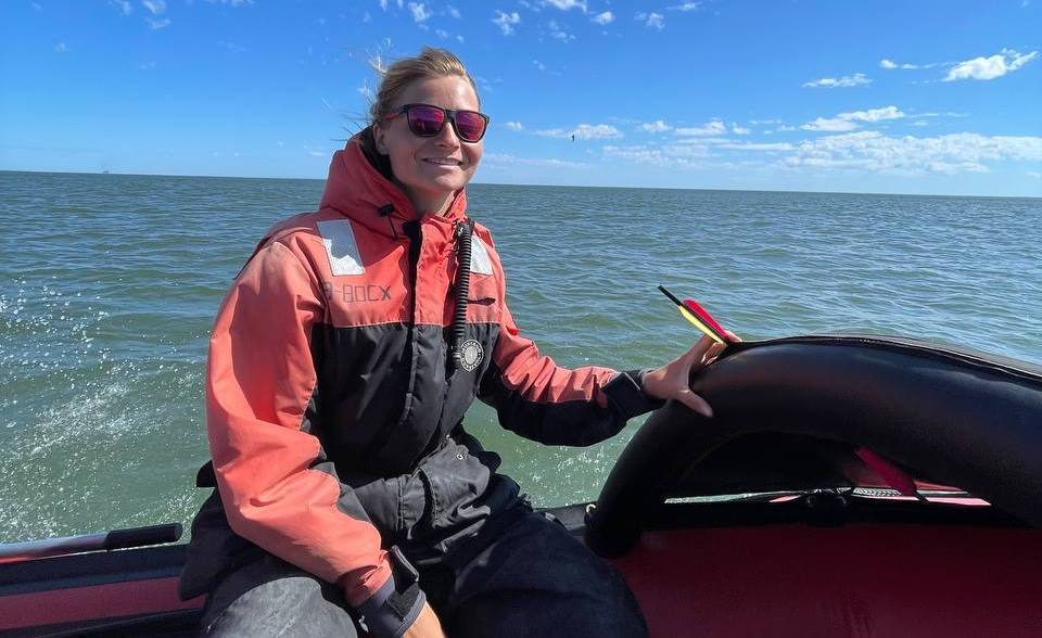 Наблюдать за китами здорово, особенно — на расстоянии