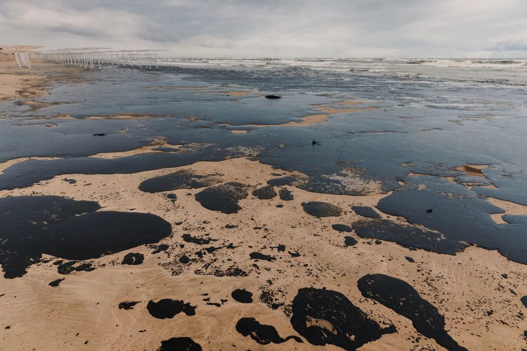 Огонь, вода и трубы с нефтью